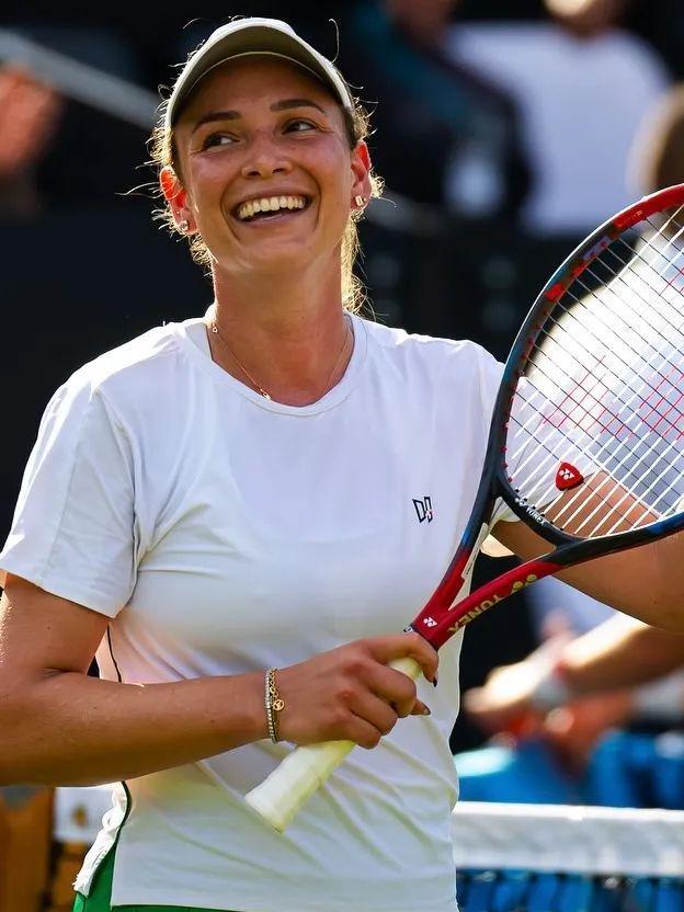 迈向新的高 迈向新的高